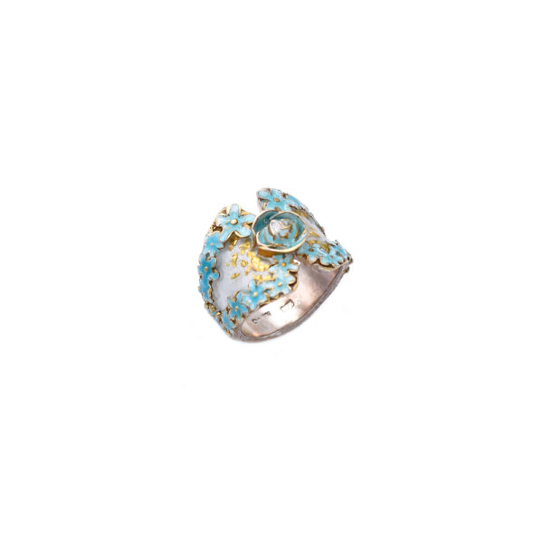 A Vintage-Style Blooming Rose Enamel Ring adorned with 24k Golden Leaves - Image 2