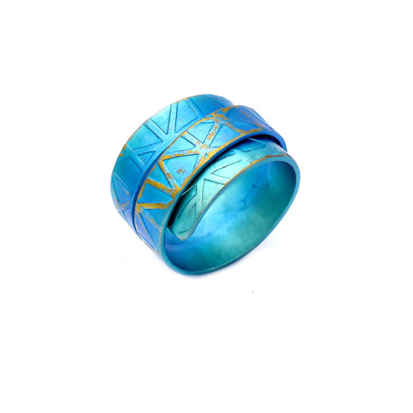 Anodized Titanium Triple Entangled Textured Round Ring - Image 2