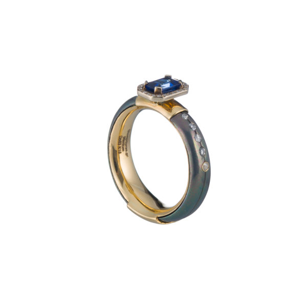 Gray Titanium and k18 Gold Ring with Blue Sapphire and Diamonds - Image 2