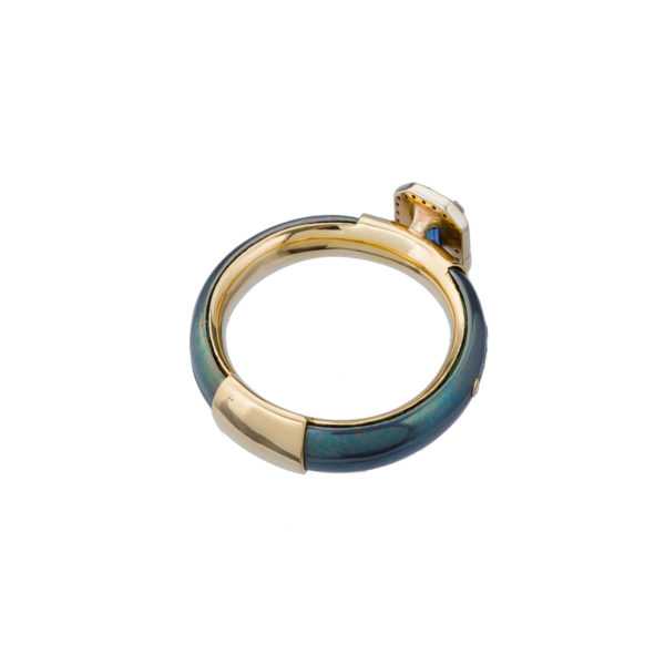 Gray Titanium and k18 Gold Ring with Blue Sapphire and Diamonds - Image 3