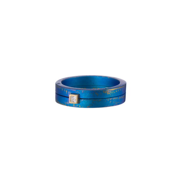 Blue Anodized Titanium Band Ring with k18 gold - Image 2