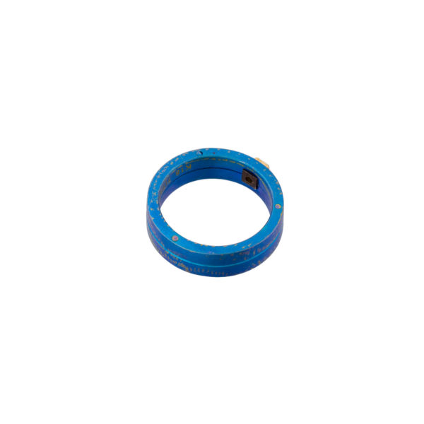 Blue Anodized Titanium Band Ring with k18 gold - Image 3