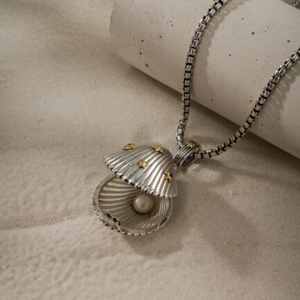 Seashell Locket Pendant in 18k Yellow Gold and Silver Photo Remembrance